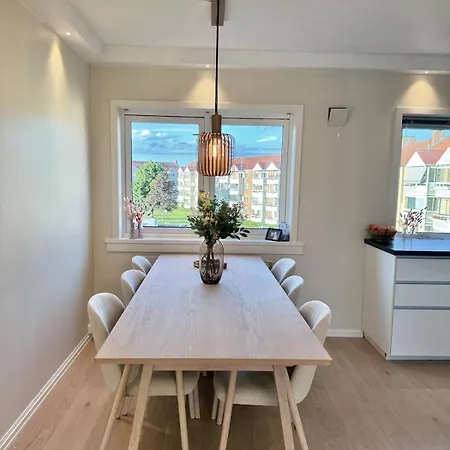 Bright And Pretty Penthouse With Sunny Balcony Όσλο