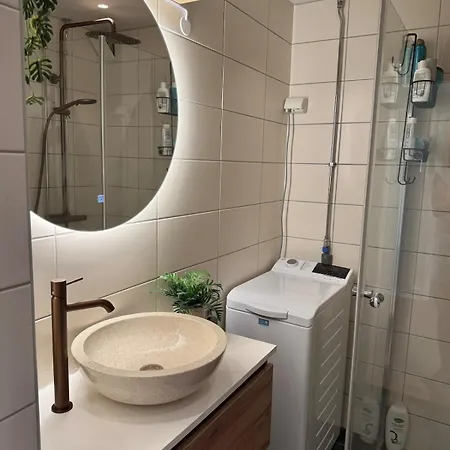 Διαμέρισμα Bright And Pretty Penthouse With Sunny Balcony *