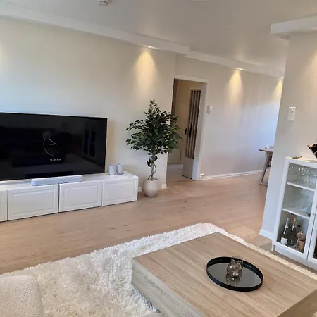 Διαμέρισμα Bright And Pretty Penthouse With Sunny Balcony *
