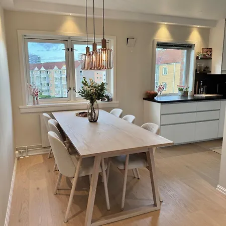 Διαμέρισμα Bright And Pretty Penthouse With Sunny Balcony