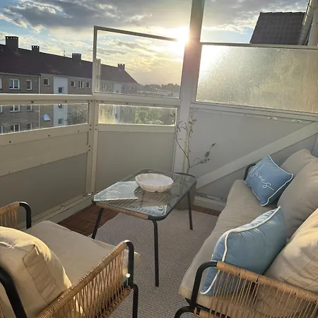 Bright And Pretty Penthouse With Sunny Balcony